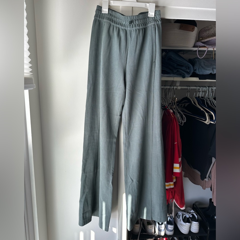 Lululemon ribbed soft stream mid-rise pant 32.5”
